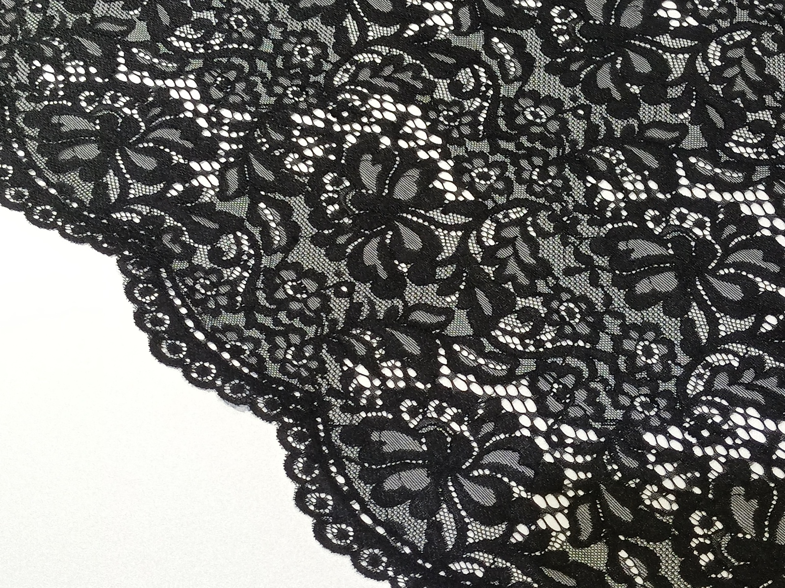 Encaje Denso Floral cenefa ondas Negro