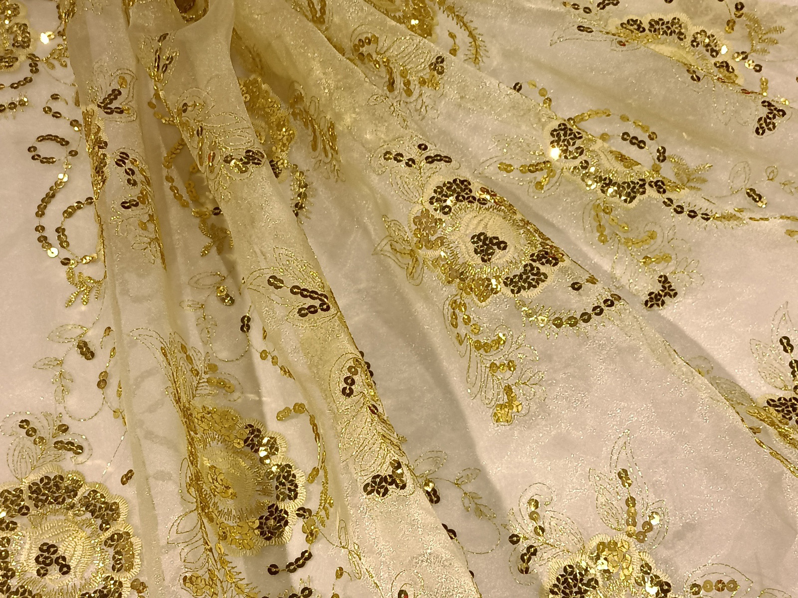 Organza Fantasía Oro Lentejuelas 