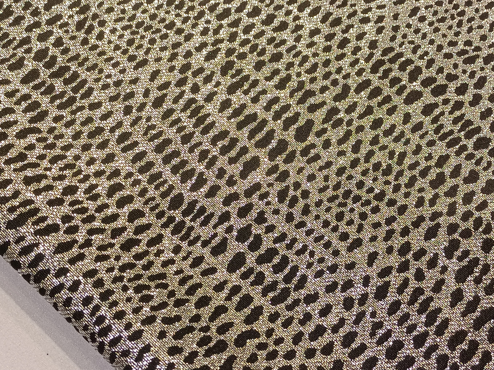 Brocado Motas Negro Plata Lurex