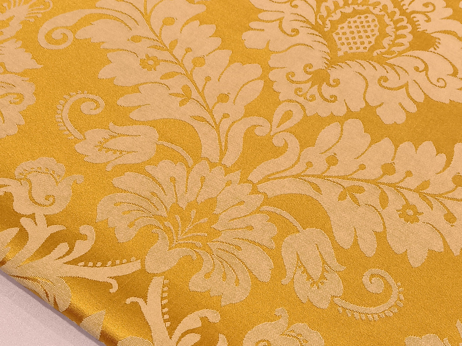 Damasco Medallón Oro Rayon