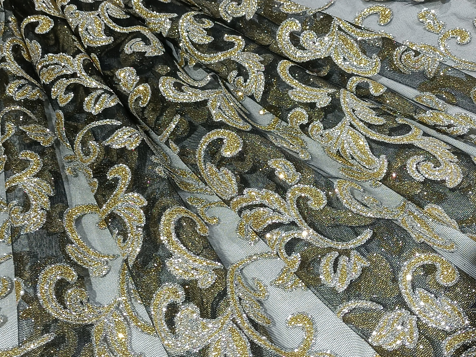 Tull Negro Baltico Escarcha Oro