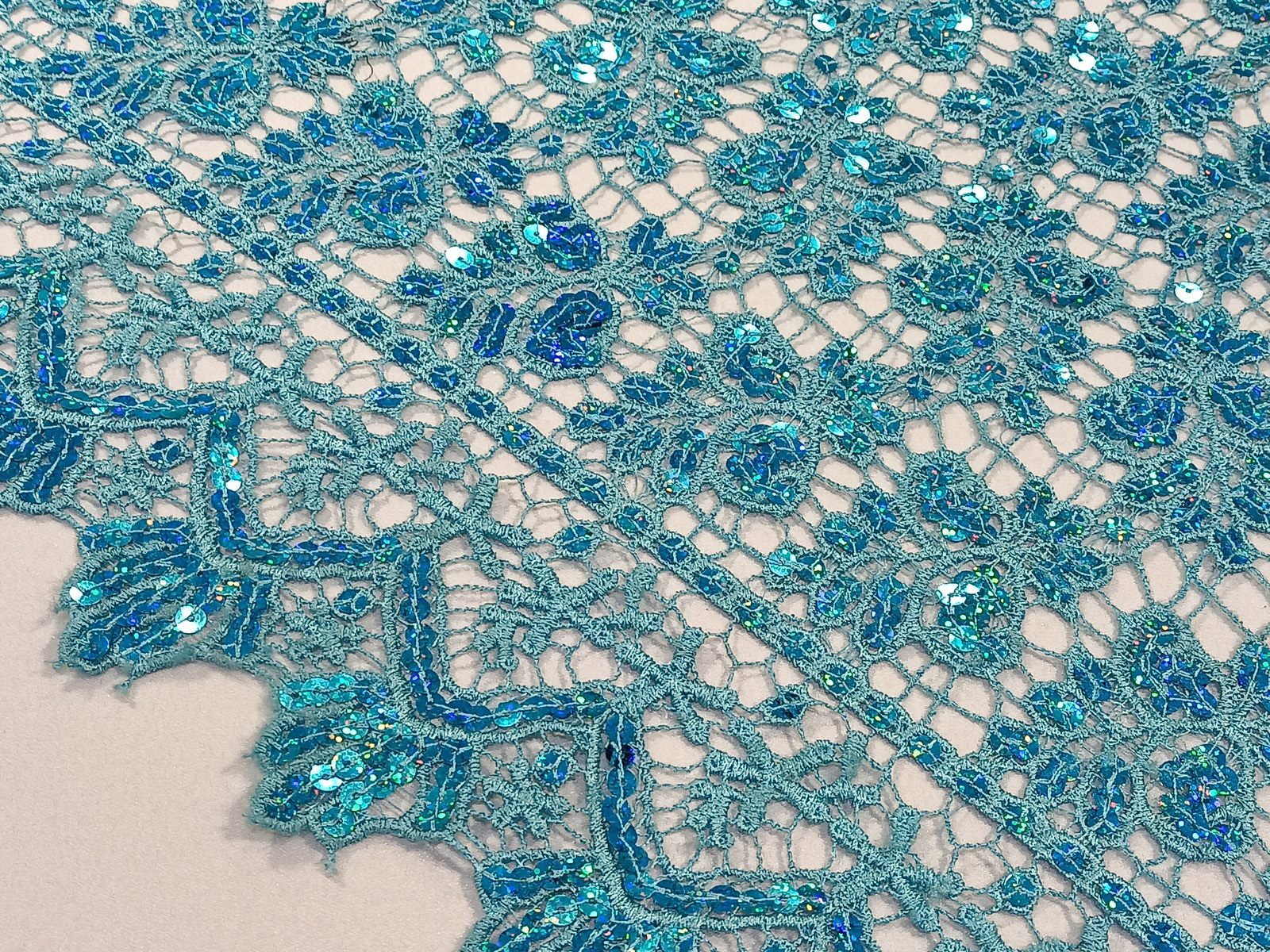 Guipur Floral Azul lentejuela