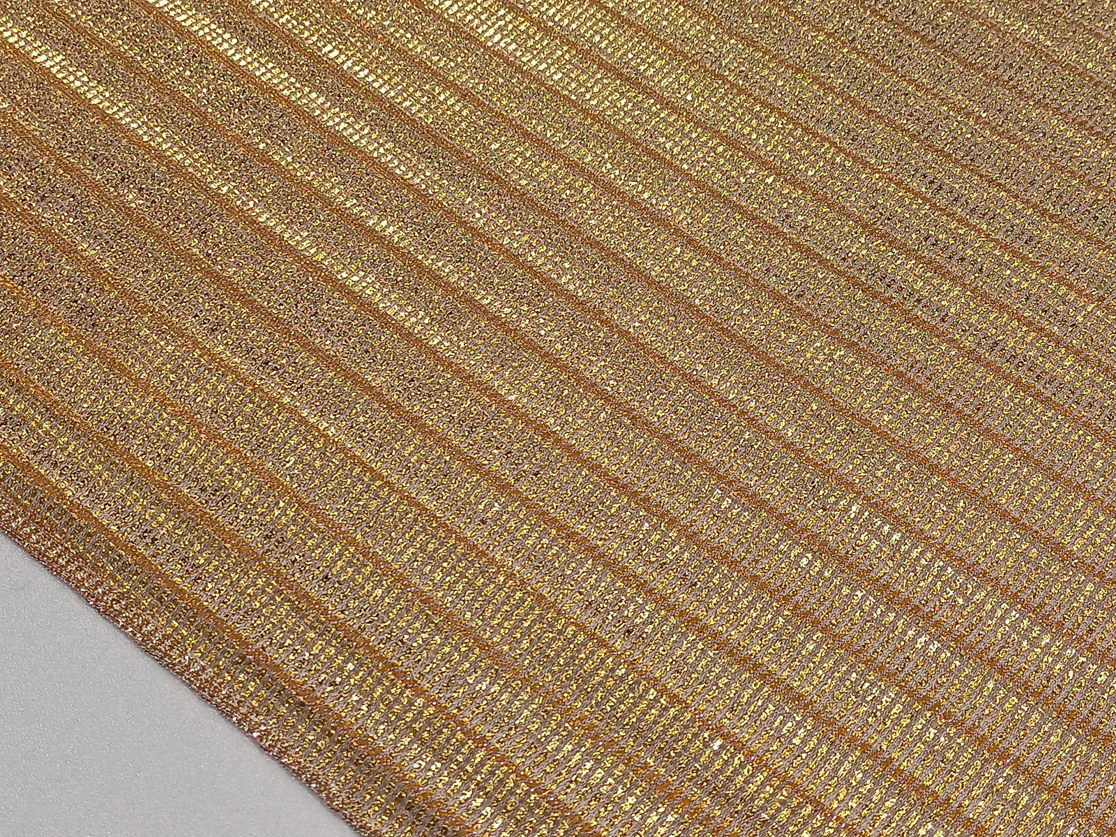 Plisado Gasa Laminada Oro