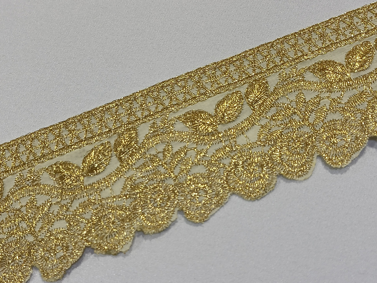 Cenefa Bordada Numancia Oro