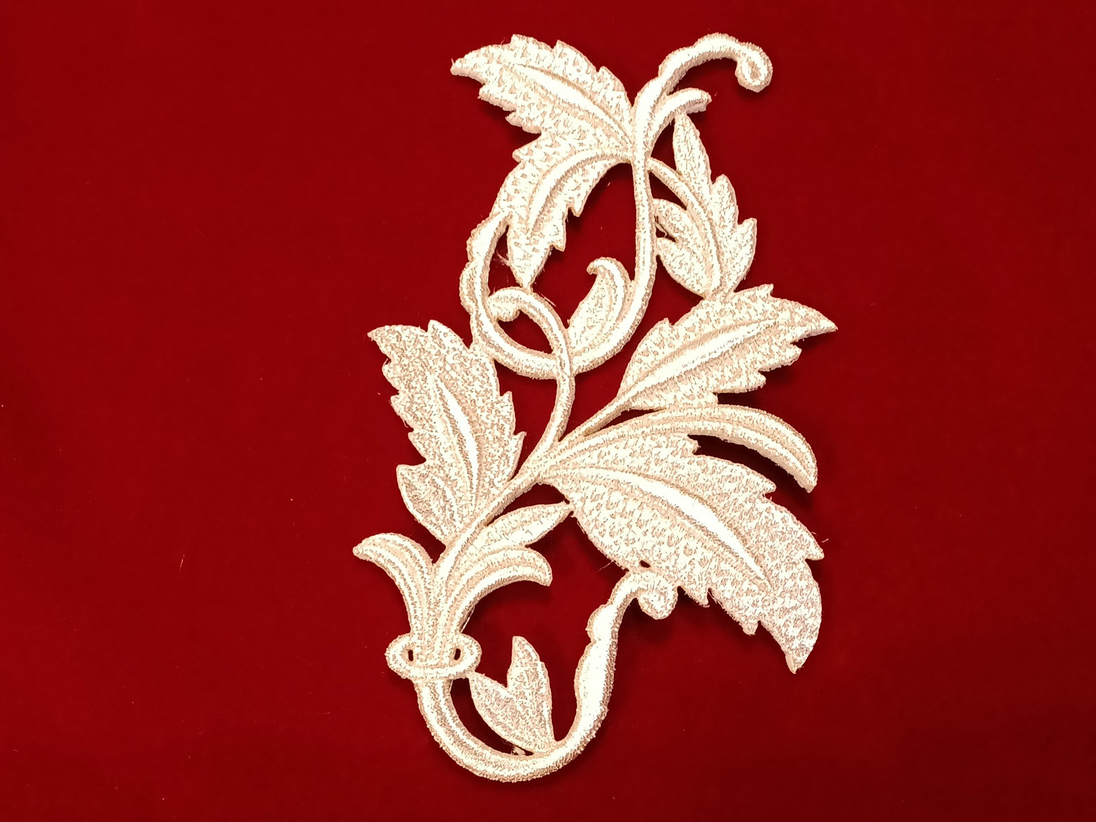 Aplicación Bordada Flor Viva 603 Plata Derecha