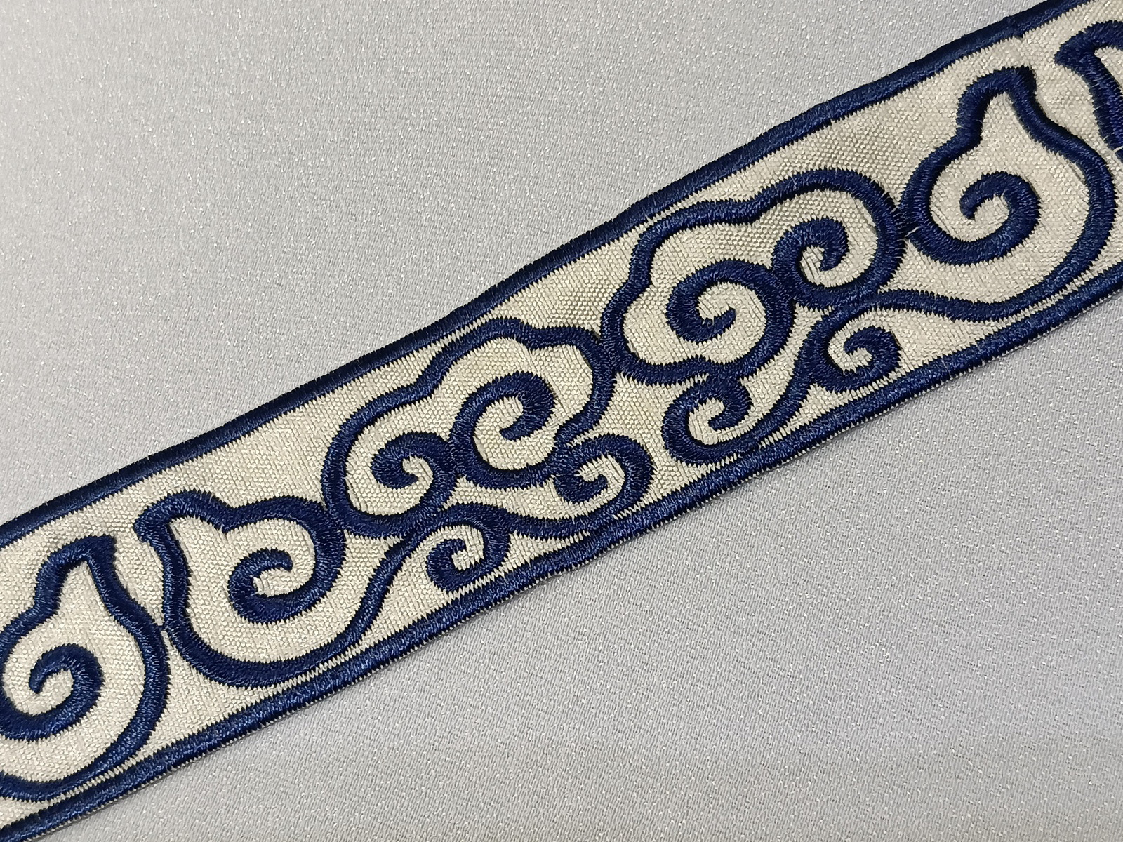 Cinta Bordada Alhambra Azul-Blanco