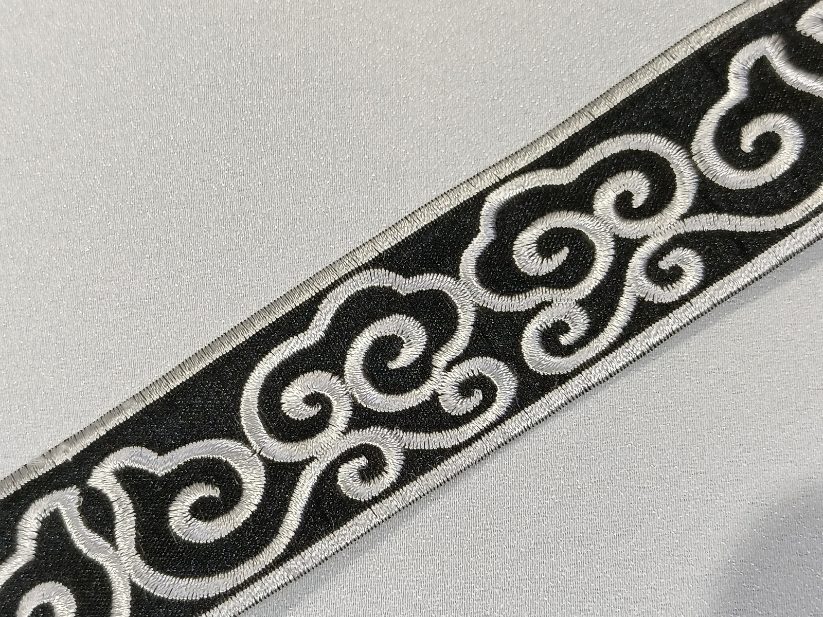 Cinta Bordada Alhambra Negro-Blanco