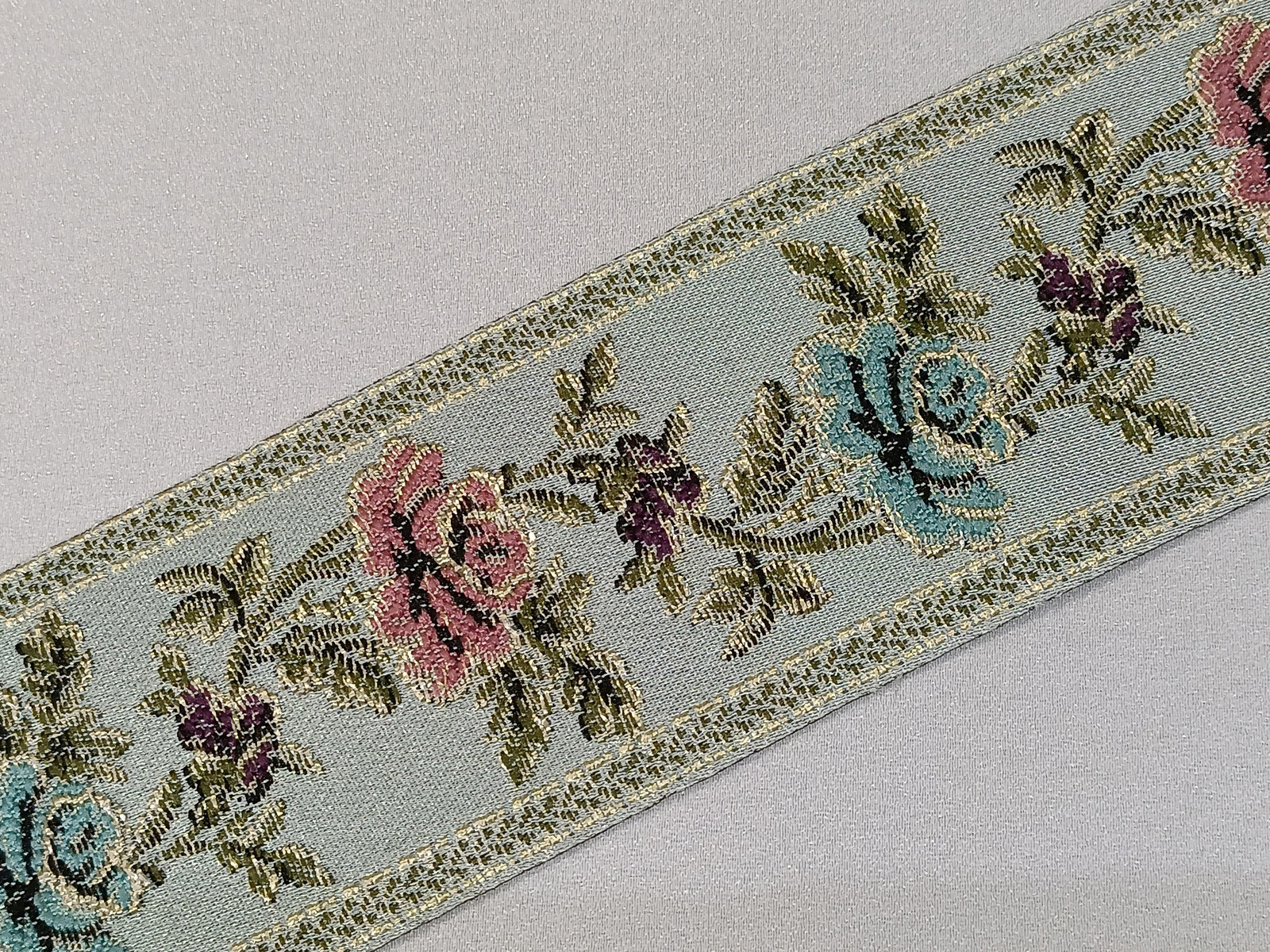 Cenefa Bordada Cinta Floral Azul Celeste