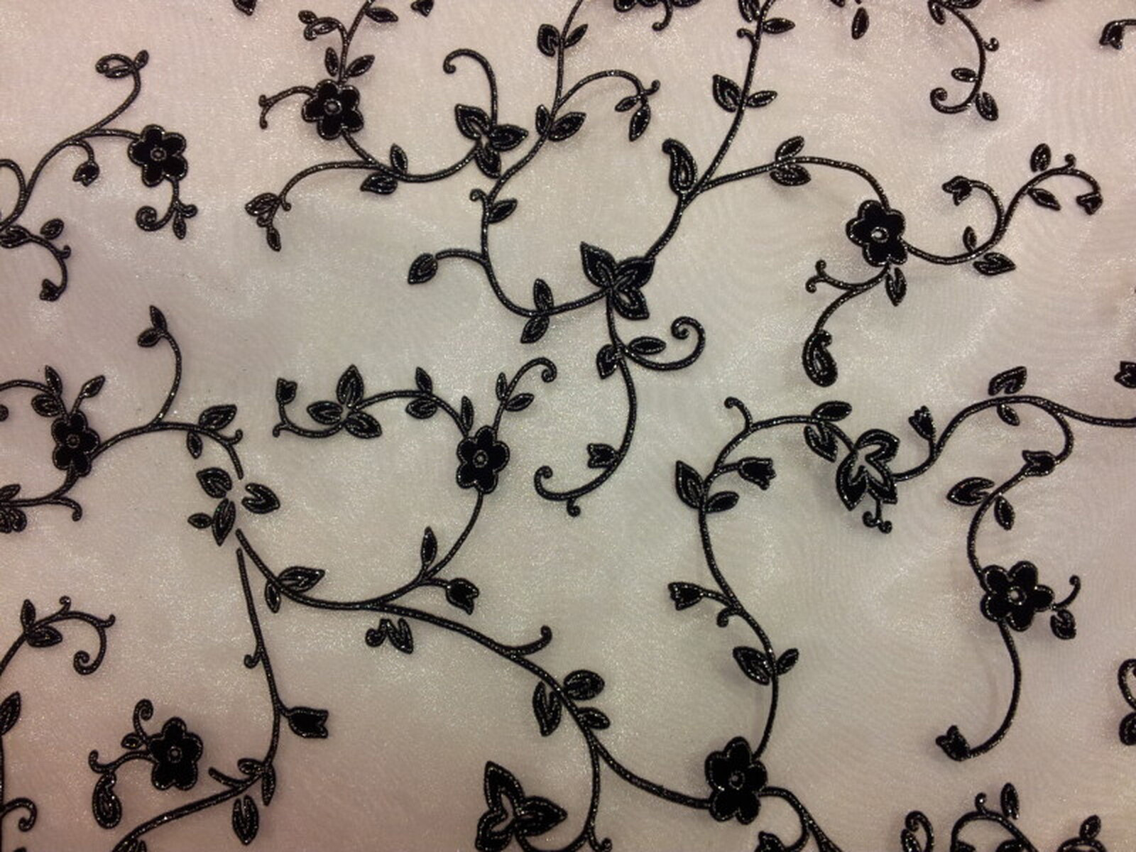 Organza Fantasia Flores Negro