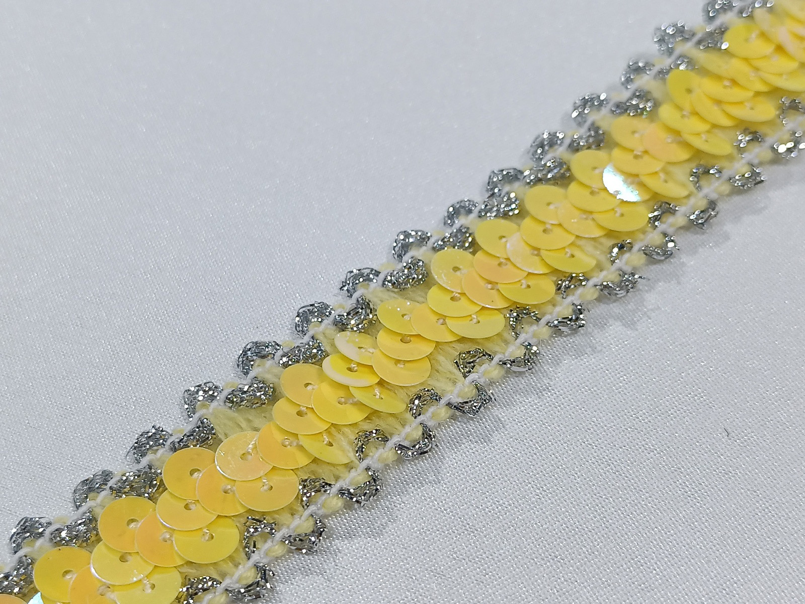 Pasamanería Lentejuela Montada Amarillo/Plata