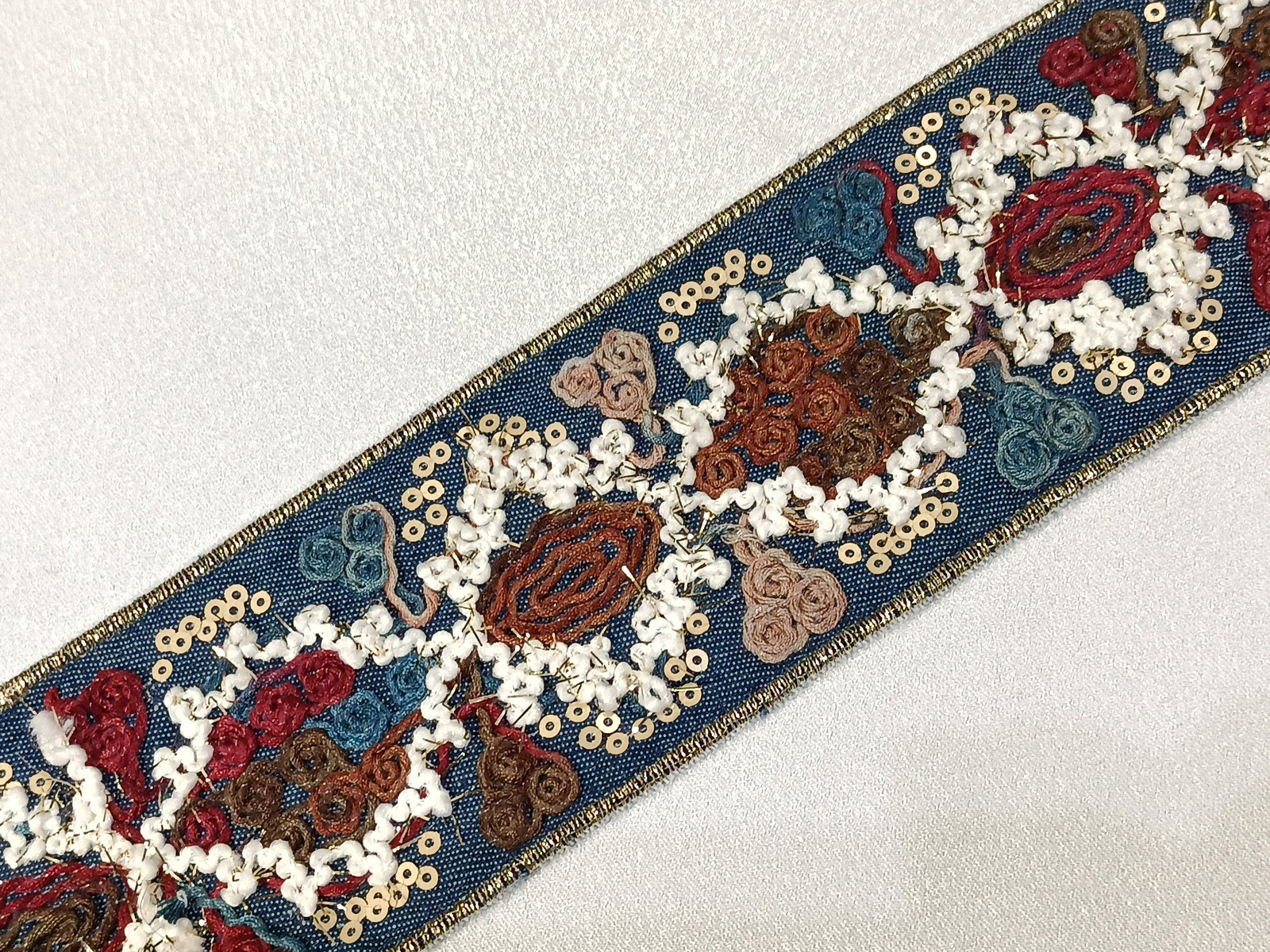 Cenefa Bordada Vaquera Flor