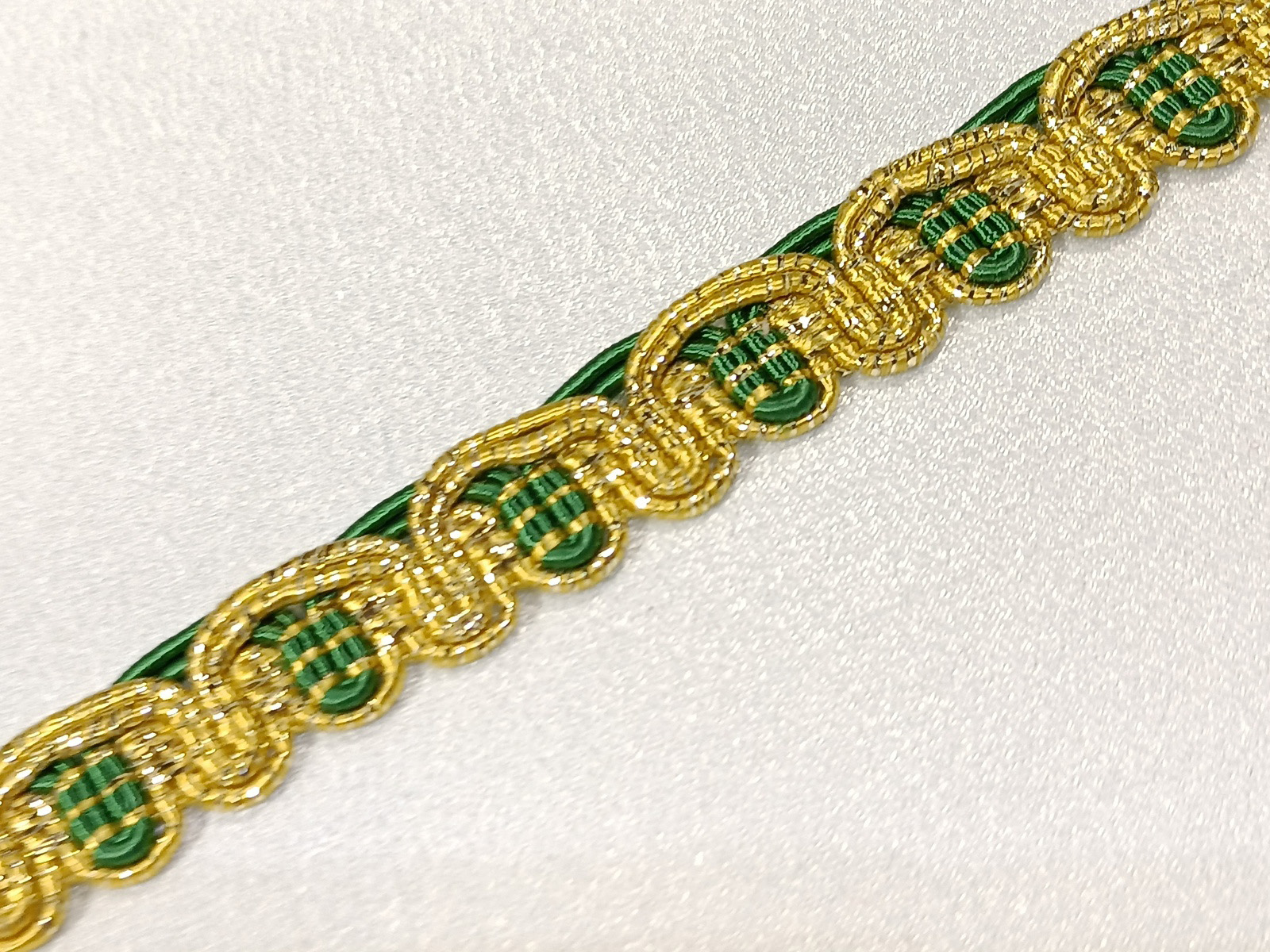 Pasamanería Ondas Filo Sauber Verde/ Oro
