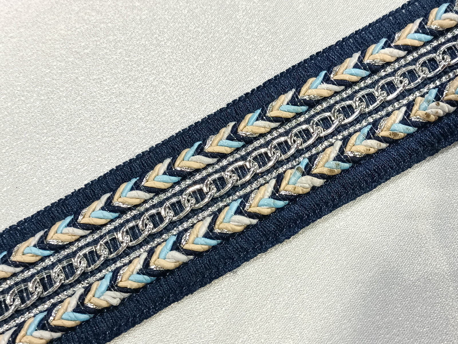 Cenefa Bordada Espiga Cadena Azul M