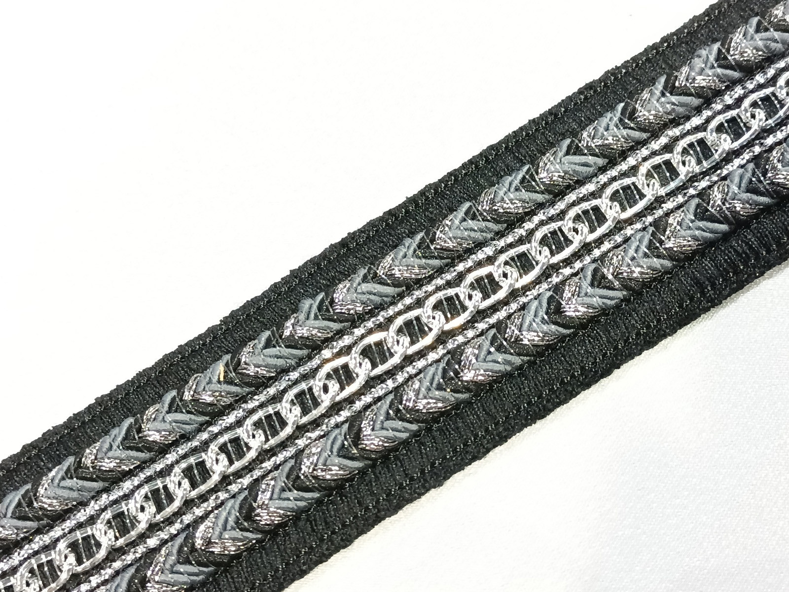 Cenefa Bordada Espiga Cadena Negro