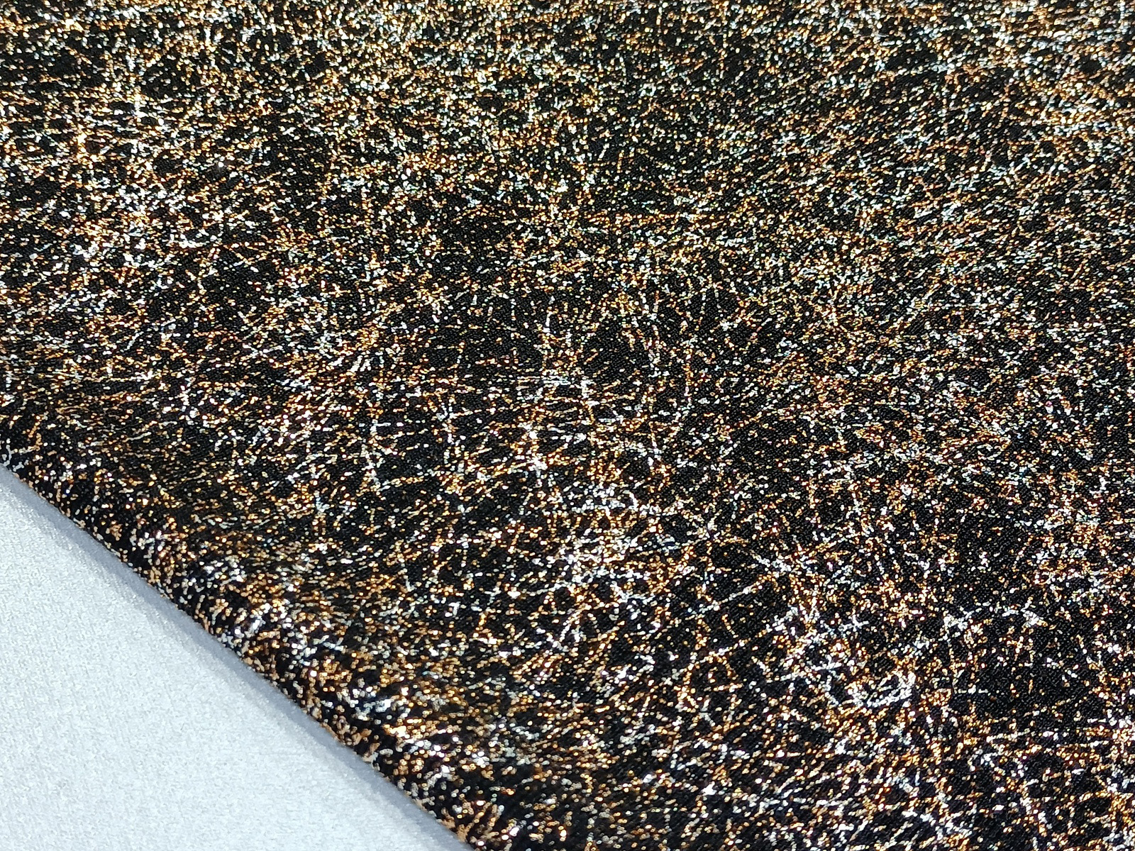 Punto Multirayado Cobre Negro