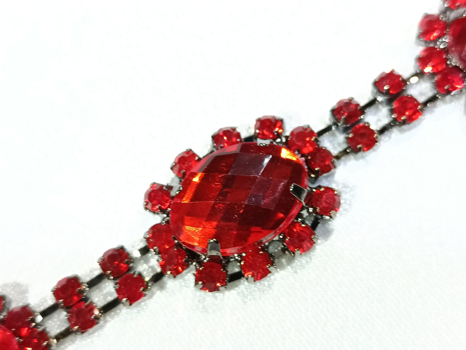 Tira Cristal Cadena Metal Rojo