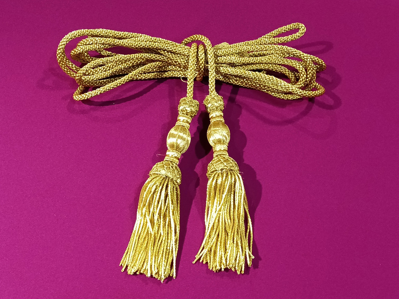 Cordón Estandarte Oro Metálico Borlas Canutillo