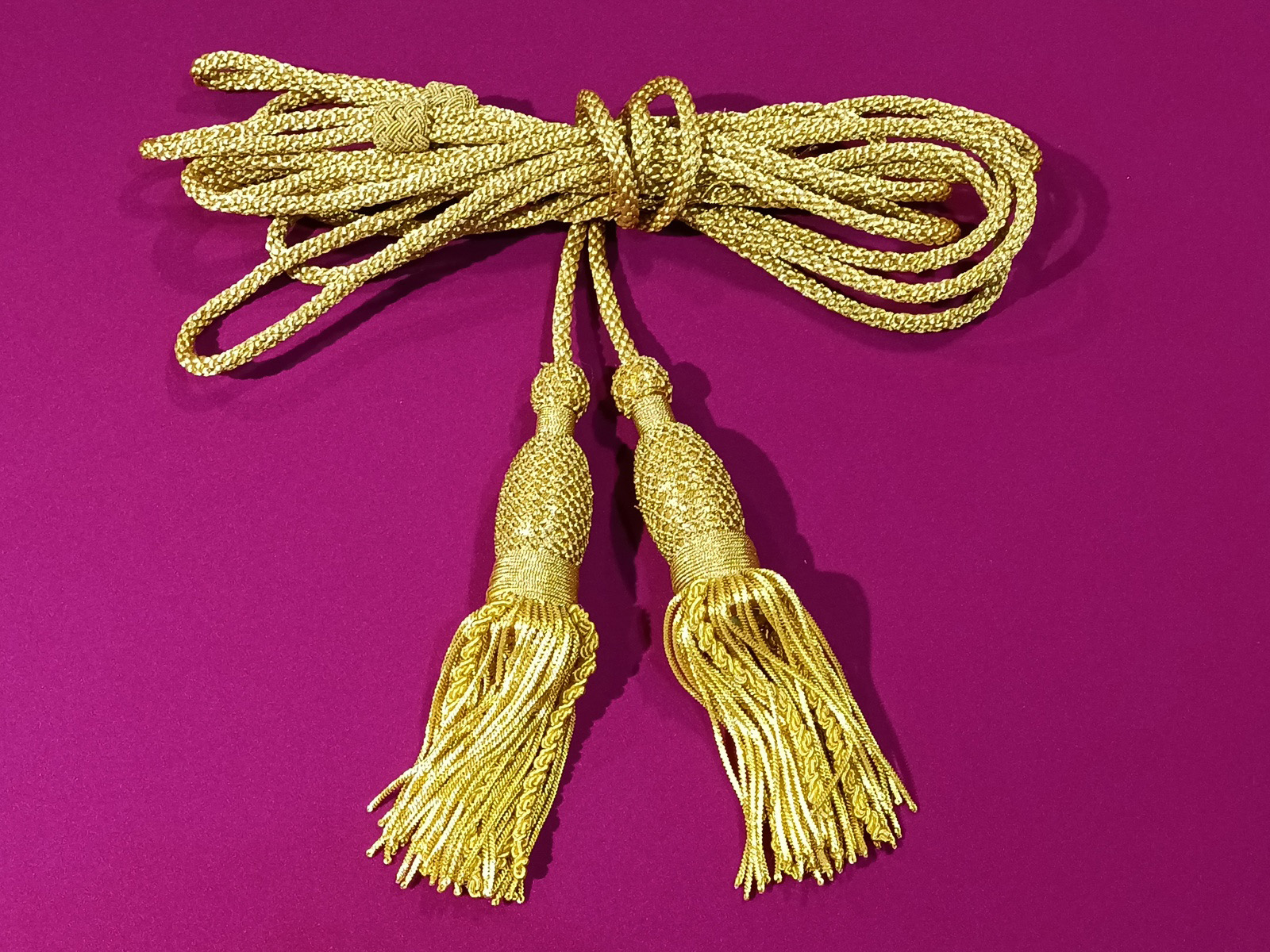 Cordón Estandarte Oro Metálico Borlas Canutillo-Canalón