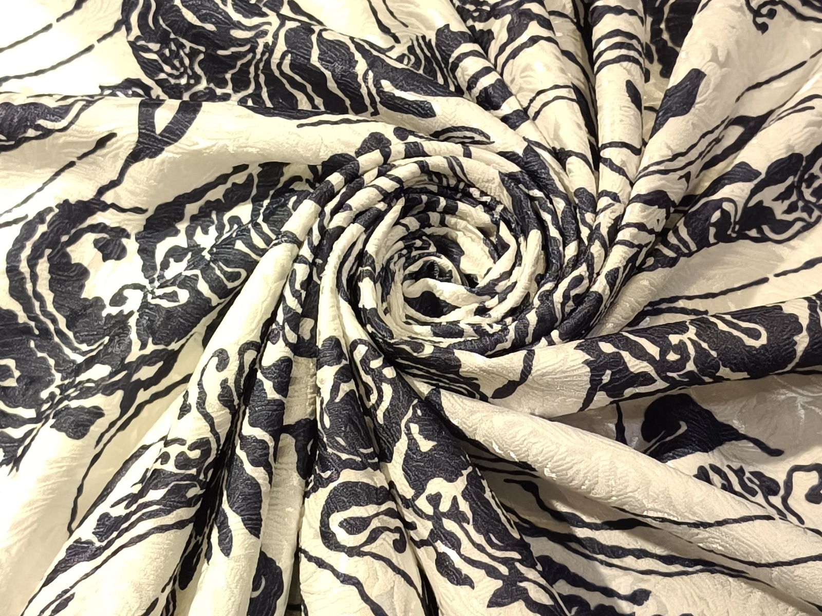 Damasco Flor Marino Blanco Relieve