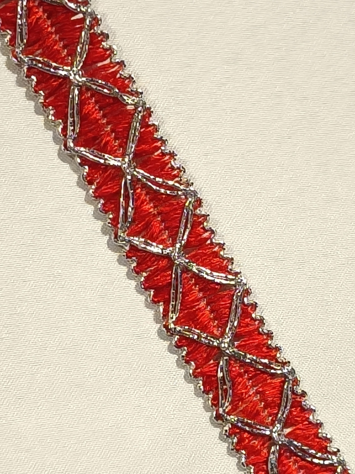 Pasamanería Rejilla Sencilla Rojo/ Plata