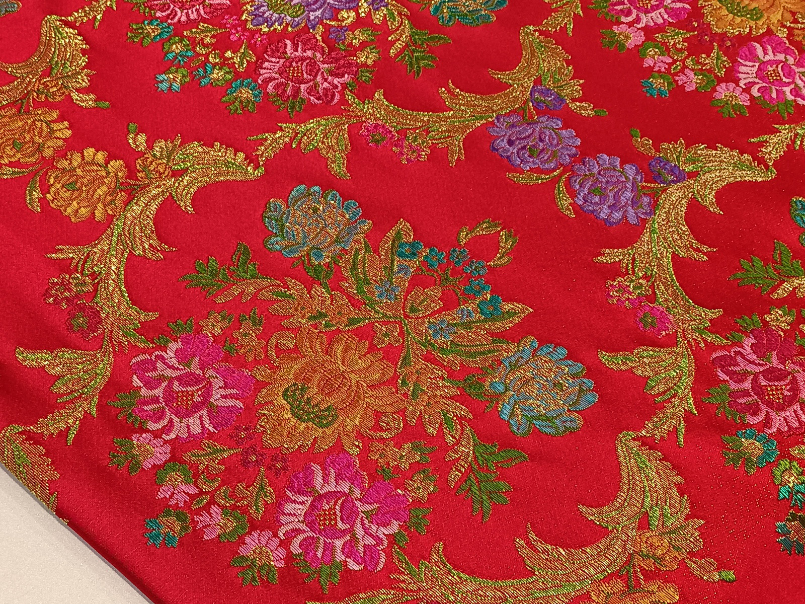 Brocado Valencia Flor Rojo Cereza