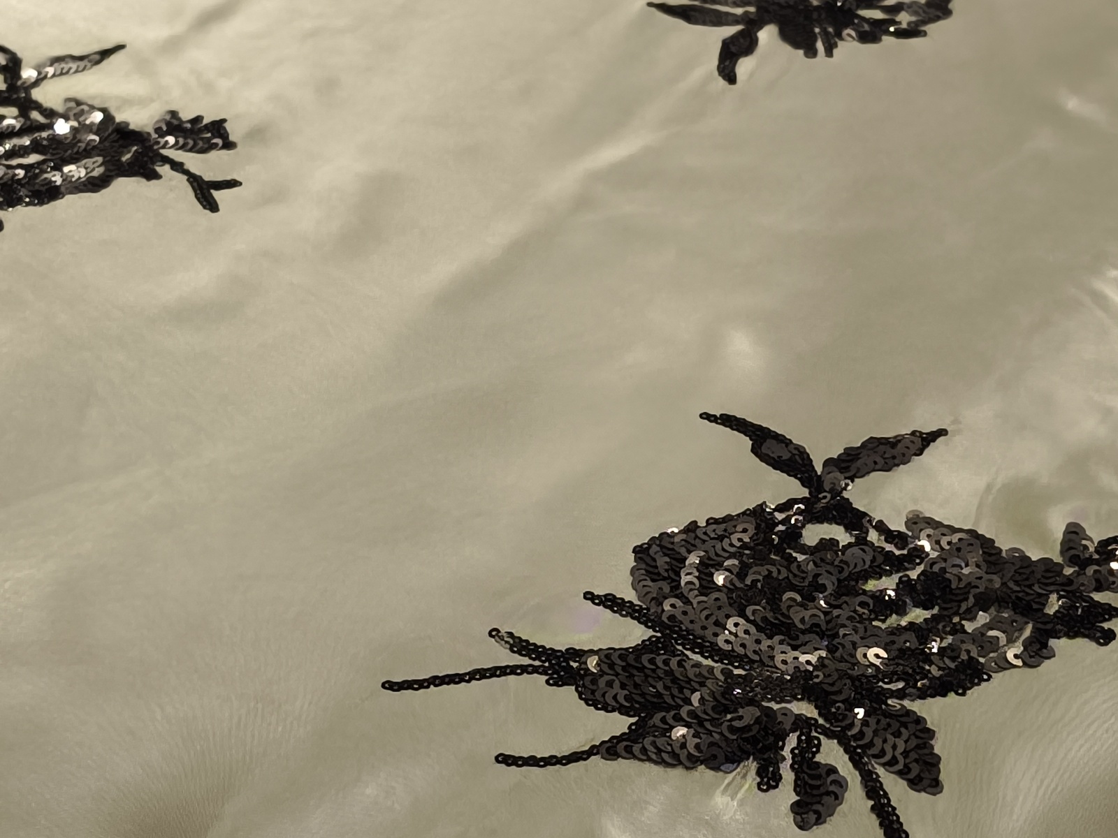 Saten Bordado Lentejuelas Verde 