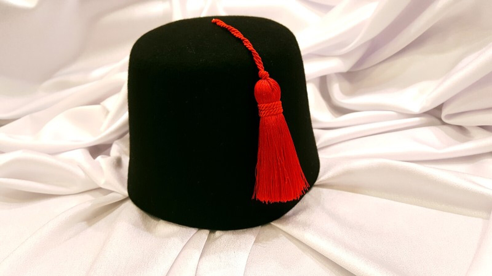 Fez Fieltro Pol Negro Borla Rojo