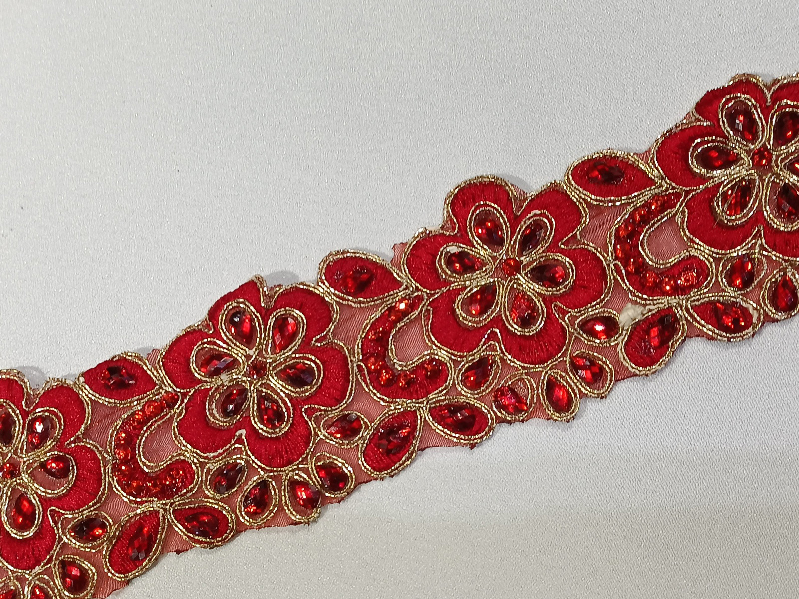 Cenefa Bordada Azucena Rosa