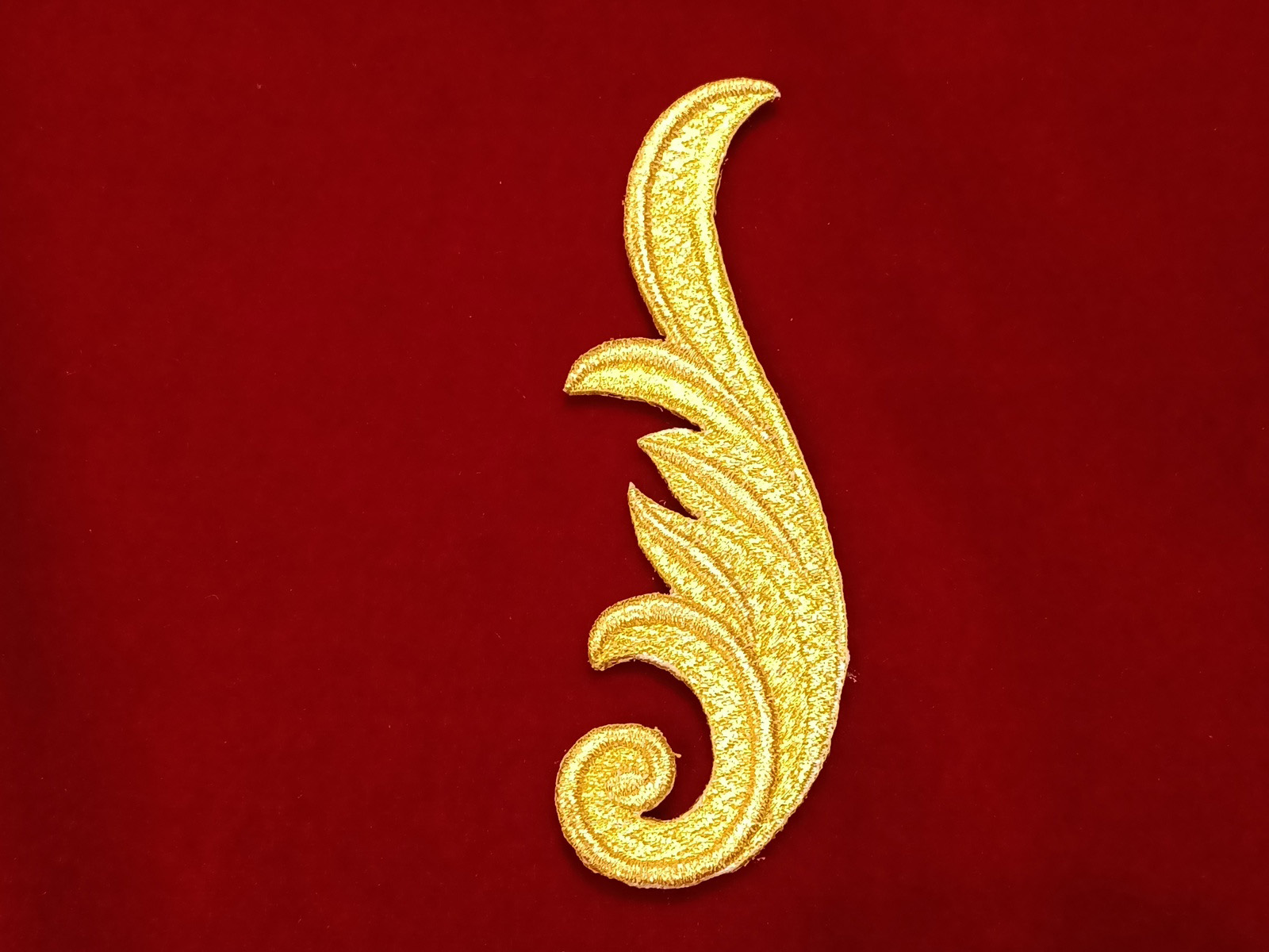 Aplicación Bordada Rama Onda 6720 Oro Derecha