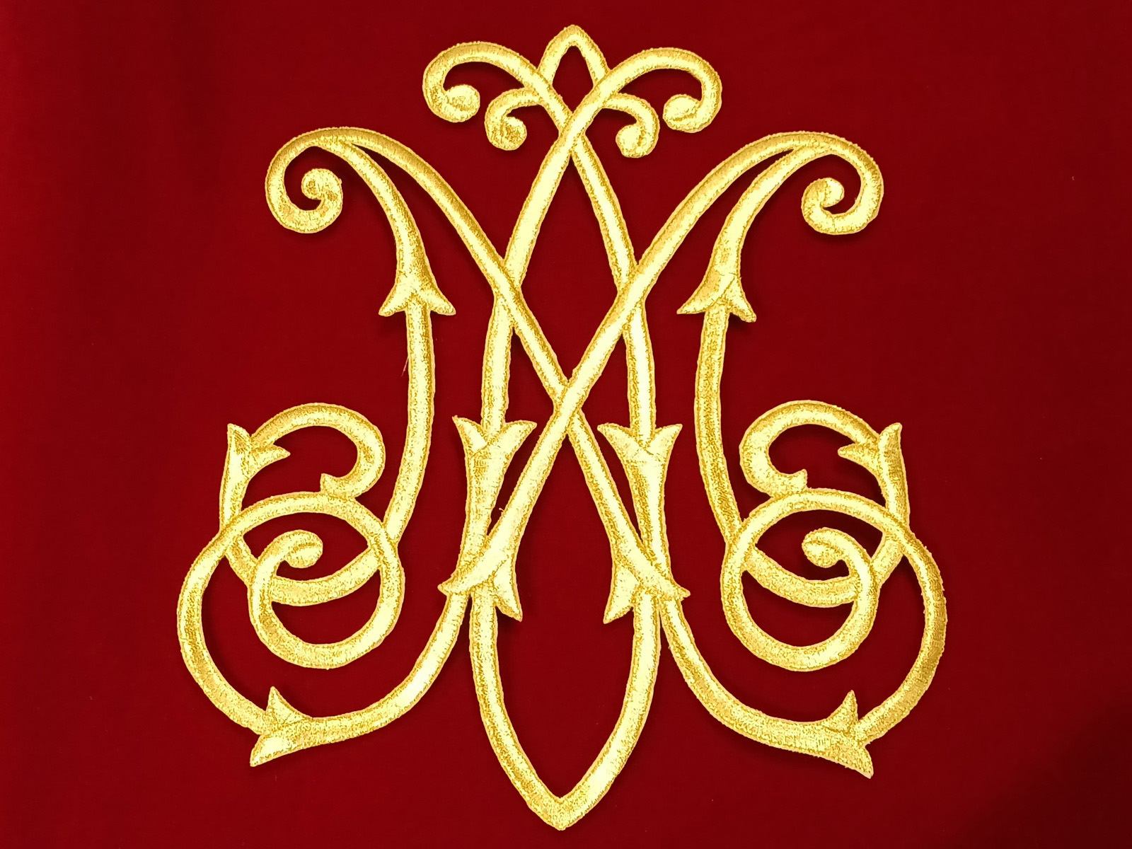 Aplicación Ave Maria  Contorno Oro