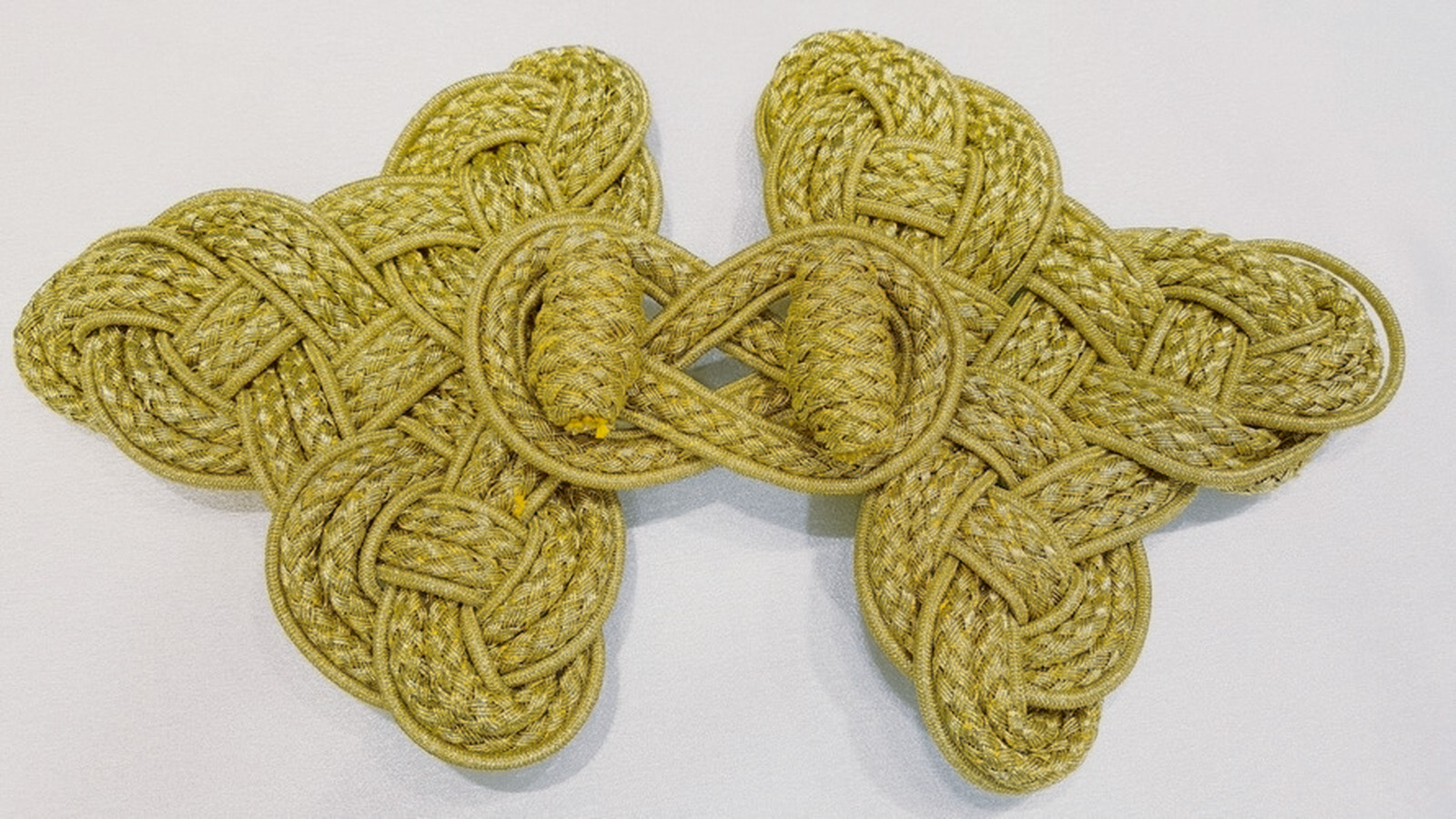 Cierre de Paso Trenzado Oro Grande