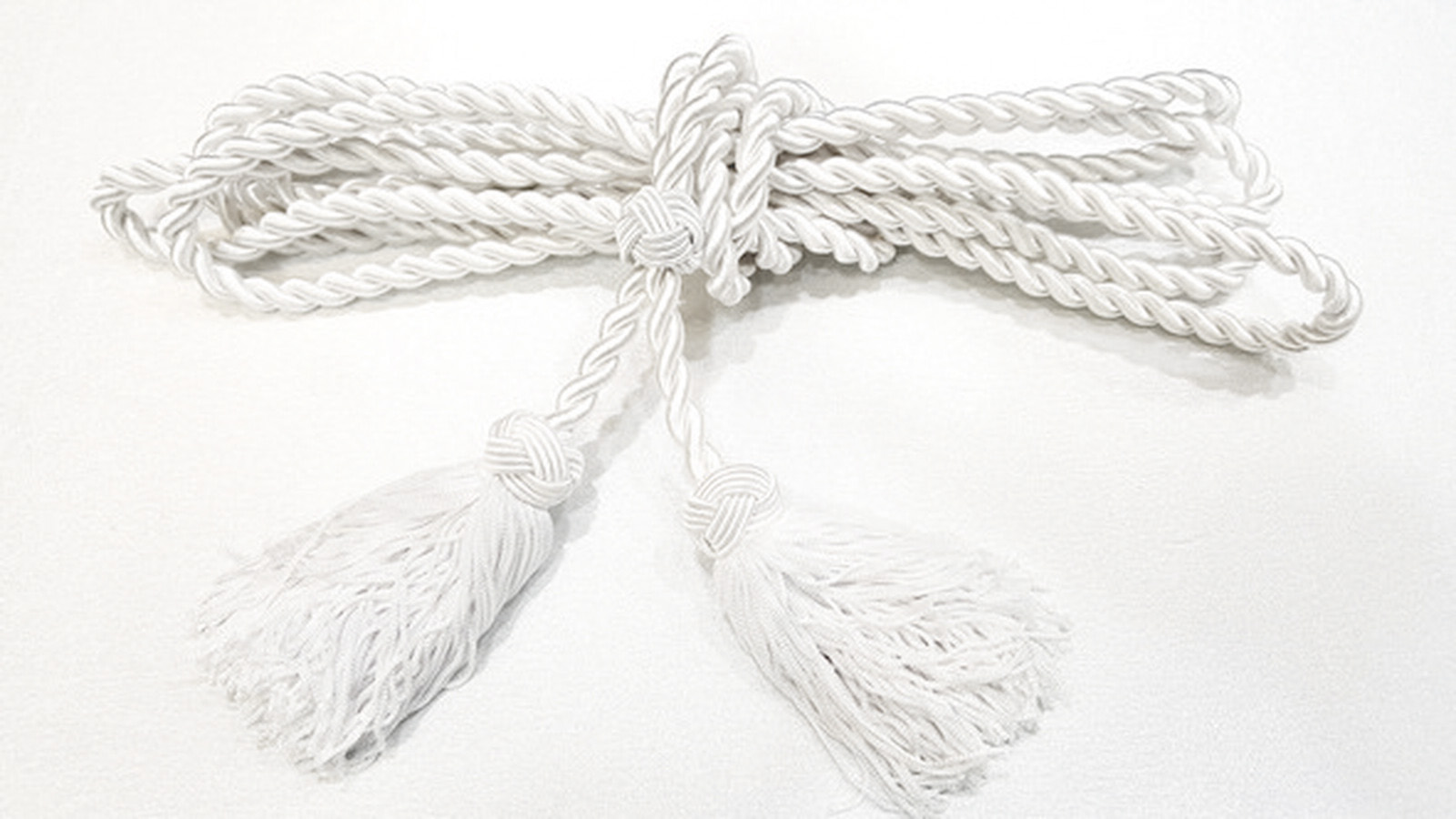 Cingulo Pequeño blanco 3,5 metros borla pequeña