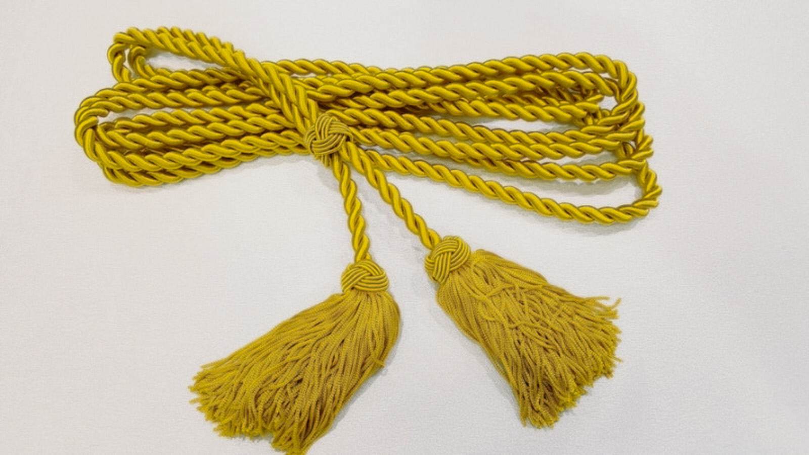 Cingulo Pequeño Oro 3,5 metros borla pequeña