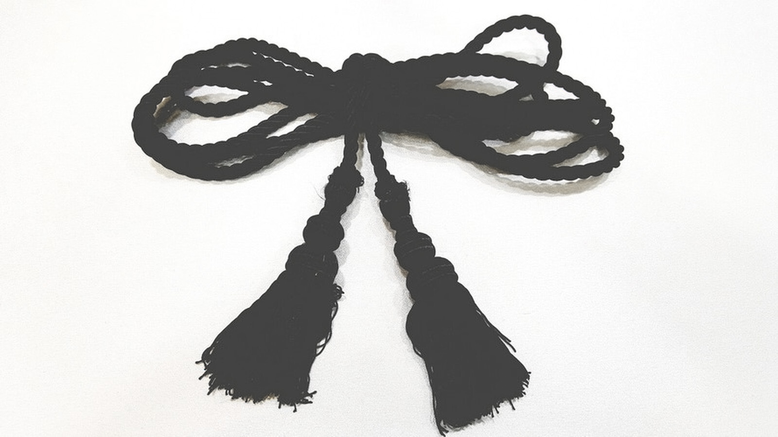 Cingulo Cordón Negro Borla Poliester 16 cms