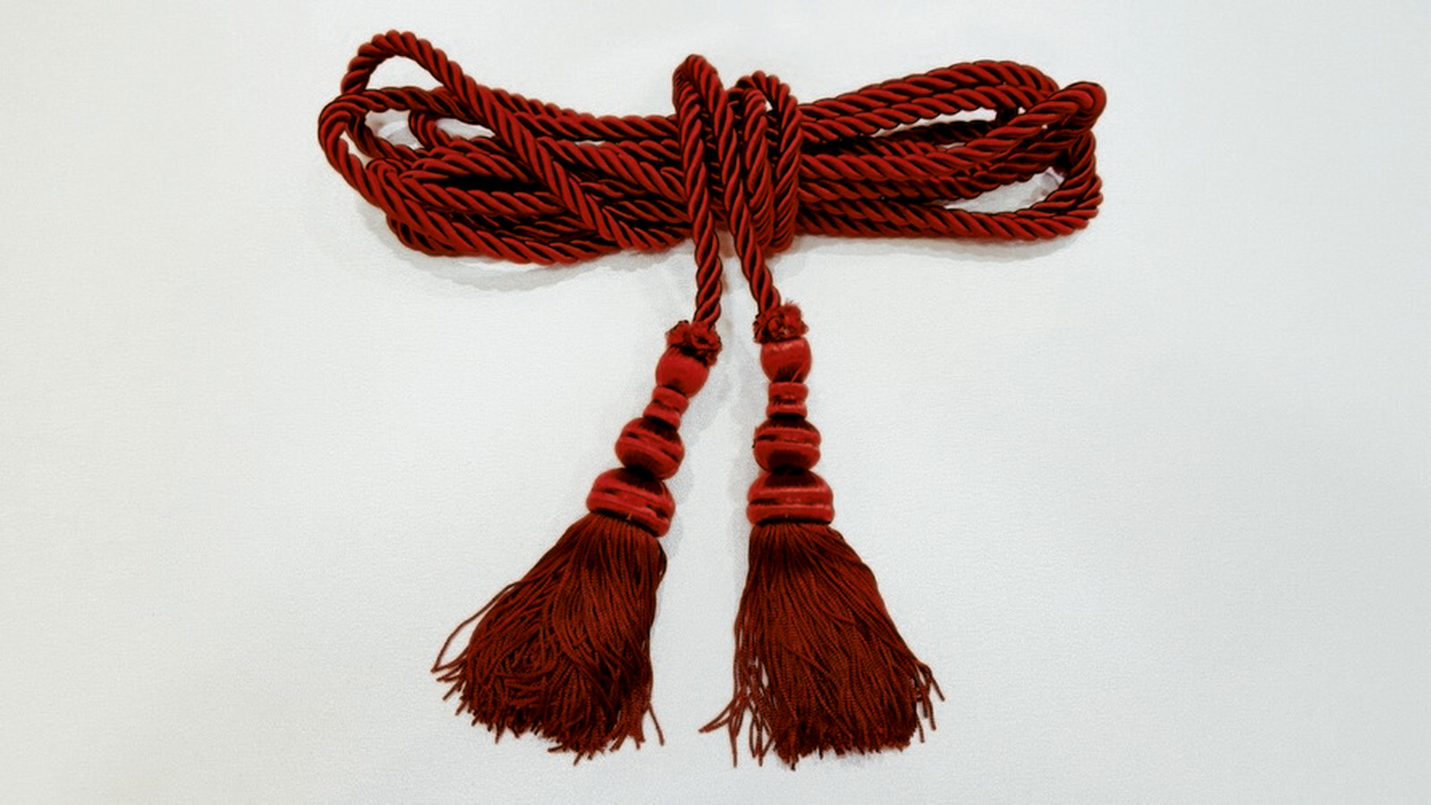 Cingulo Cordón Granate Borla Poliester 16 cms